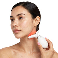 02_Ohr_GlowLift_FacialUse_PDPGallery.jpg